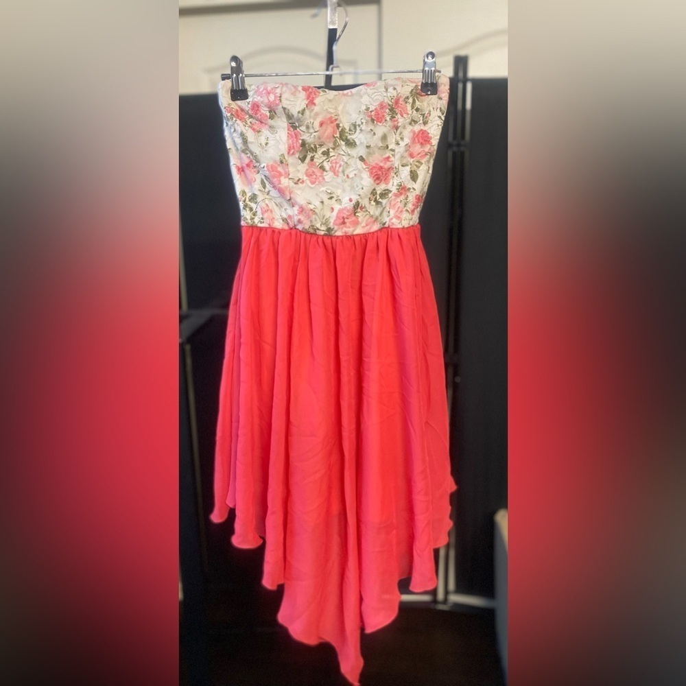 ‼️Floral lace strapless dress‼️